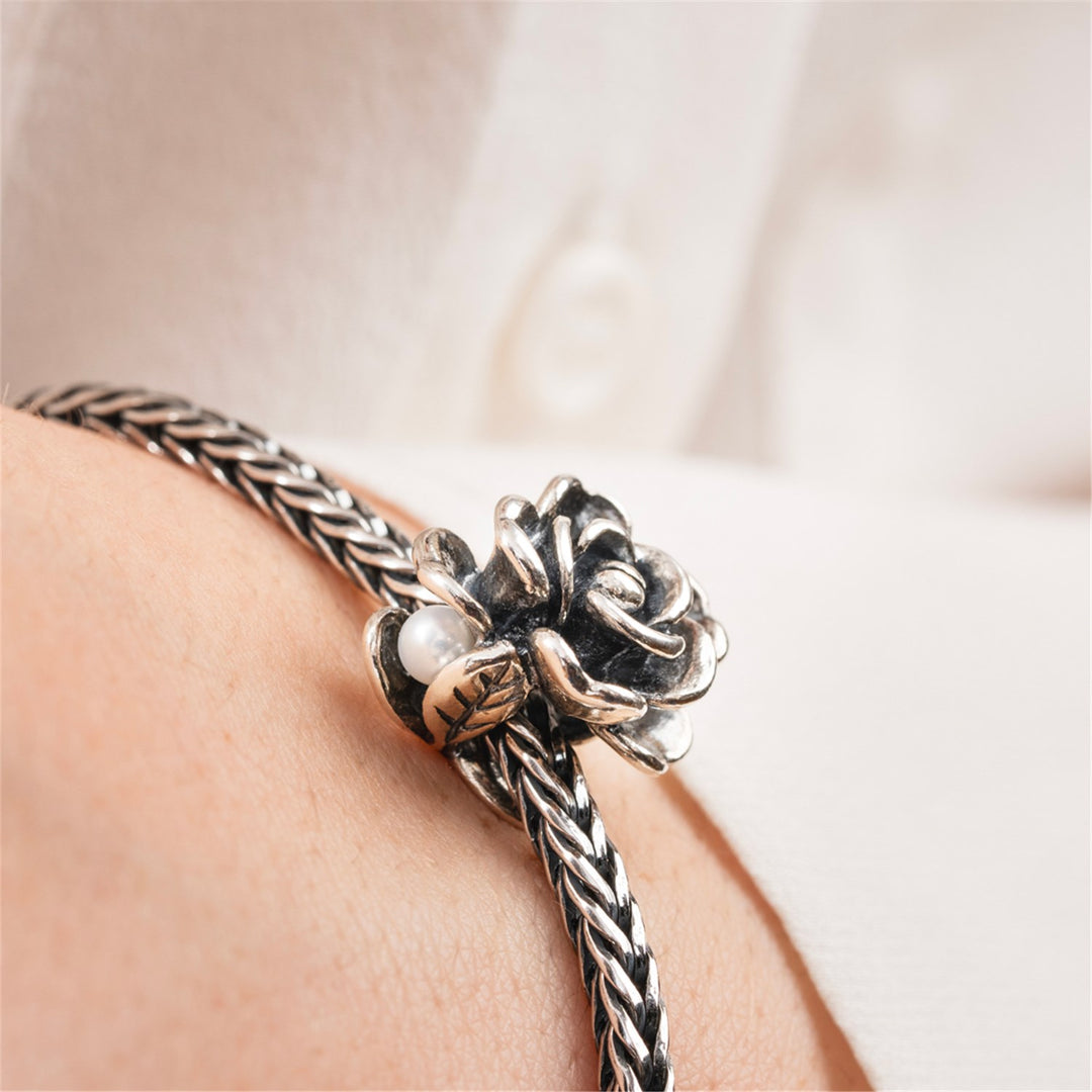 trollbeads トロールビーズ エングレイブドアンバー 薔薇 ローズ Rose of June Bead – Trollbeads